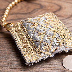 インドのきらめくタッセル　格子模様3連 - サブ3