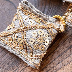 インドのきらめくタッセル　格子模様のミニ3連 - サブ2