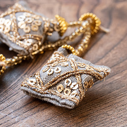 インドのきらめくタッセル　格子模様のミニ3連 - サブ4