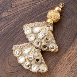 インドのきらめくタッセル ゴールドカラーの扇タッセル