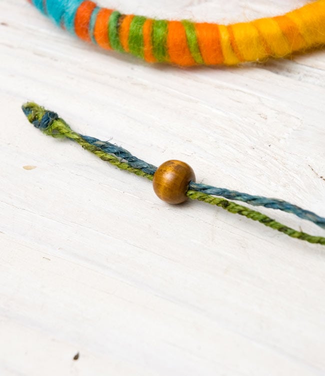 ピースマークのハンギング【直径14.5cm】 4 - 吊るし糸はヘンプ糸が使われています。