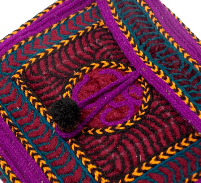 作りのしっかりしたバババッグ - 紫 3 - 生地のアップです。丁寧に刺繍されています