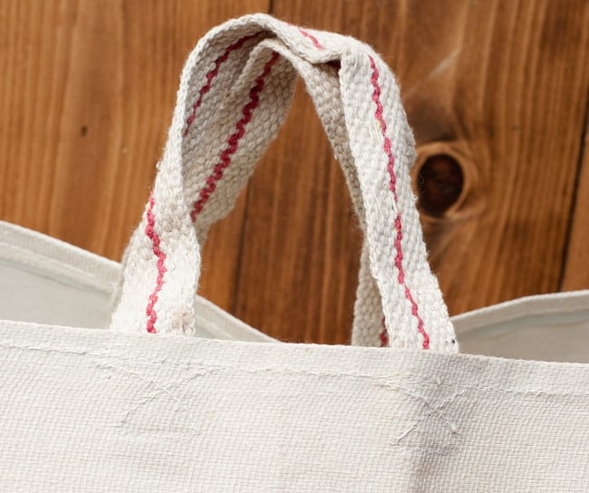 マサラ帆布バッグ[シャー・ルク・カーン] 5 - 持ち手の部分を拡大しました。持ち手のデザインは多少異なる場合がございます