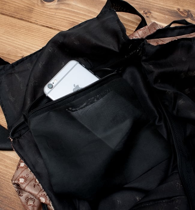 オールドシルクサリーのジッパー付き肩掛けバッグ - 黒・グレー系 9 - 内ポケットも付いています