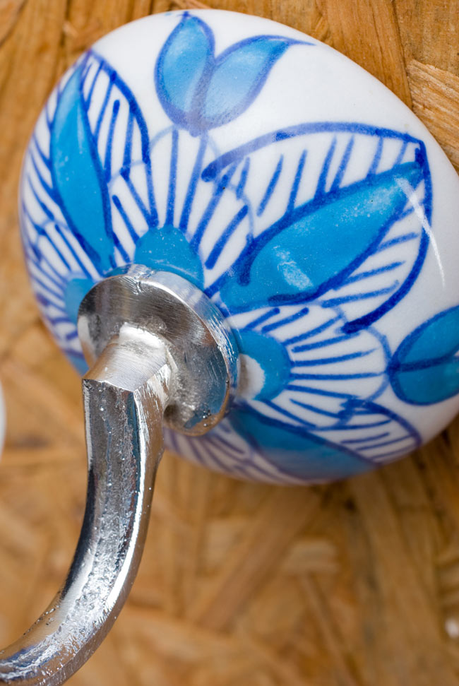 アジアンデザインの壁掛けフック - ラウンド型 2 - 角度を変えてみてみました。