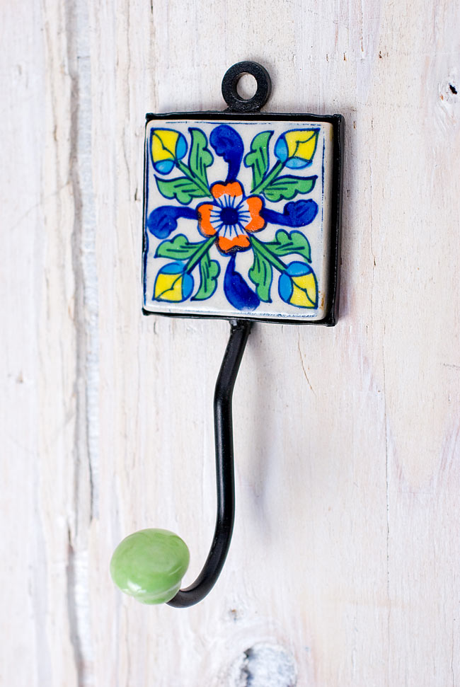 ジャイプールポッタリーの壁掛けフック - スクエアの写真