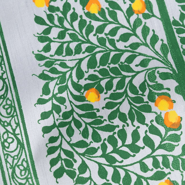 生命の樹 - オディシャ州の伝統絵画 パタチトラ　インドの神話と自然を描いた細密アート【1点物】 5 - 細部を見てみました。