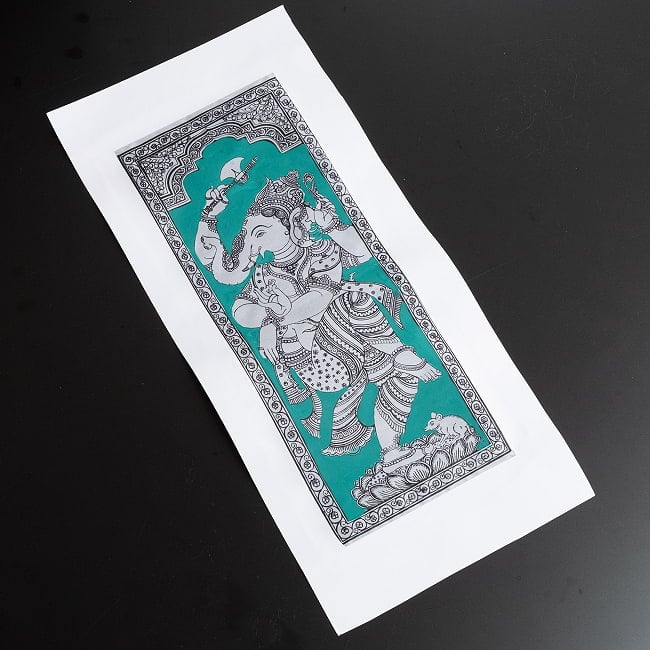 - オディシャ州の伝統絵画 パタチトラ　インドの神話と自然を描いた細密アート【1点物】 3 - 斜めから全体を撮影しました