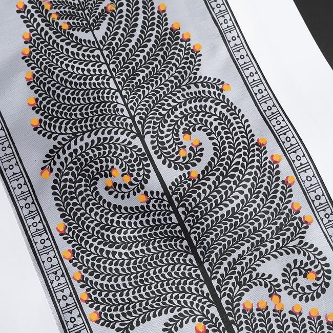 - オディシャ州の伝統絵画 パタチトラ インドの神話と自然を描いた細密アート【1点物】 4 - 細部を見てみました。