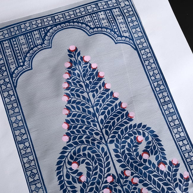 生命の樹 - オディシャ州の伝統絵画 パタチトラ インドの神話と自然を描いた細密アート【1点物】 3 - 斜めから全体を撮影しました