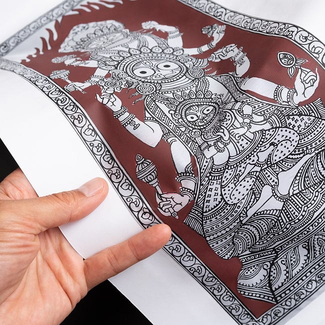 - オディシャ州の伝統絵画 パタチトラ インドの神話と自然を描いた細密アート【1点物】 11 - 壁に飾ってみました