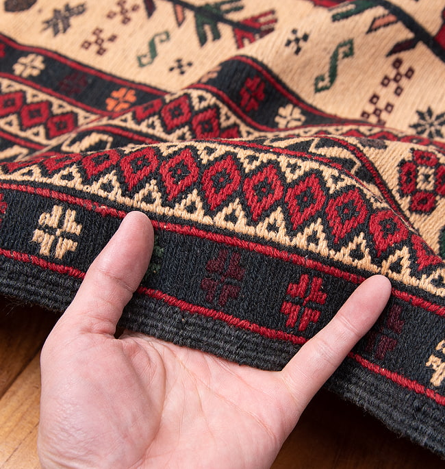 【一点物】バルーチ　カル・ムハマディ族　遊牧民による草木染め手織りトライバルキリム スマック織り - 約197cm x 135cm 7 - 柄をアップにしました