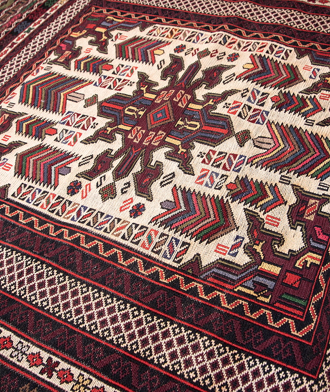 【一点物】バルーチ　カル・ムハマディ族　遊牧民による草木染め手織りトライバルキリム スマック織り - 約210cm x 110cm 10 - 柄をアップにしました