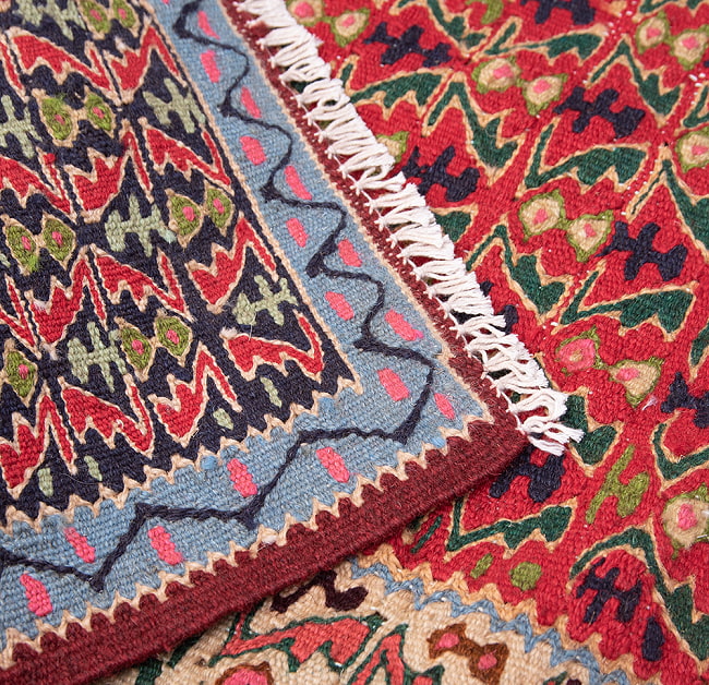 【一点物】バルーチ　カル・ムハマディ族　遊牧民による草木染め手織りトライバルキリム スリット織り - 約104cm x 70cm 11 - 両面に同じデザインがくる織り方で織られています