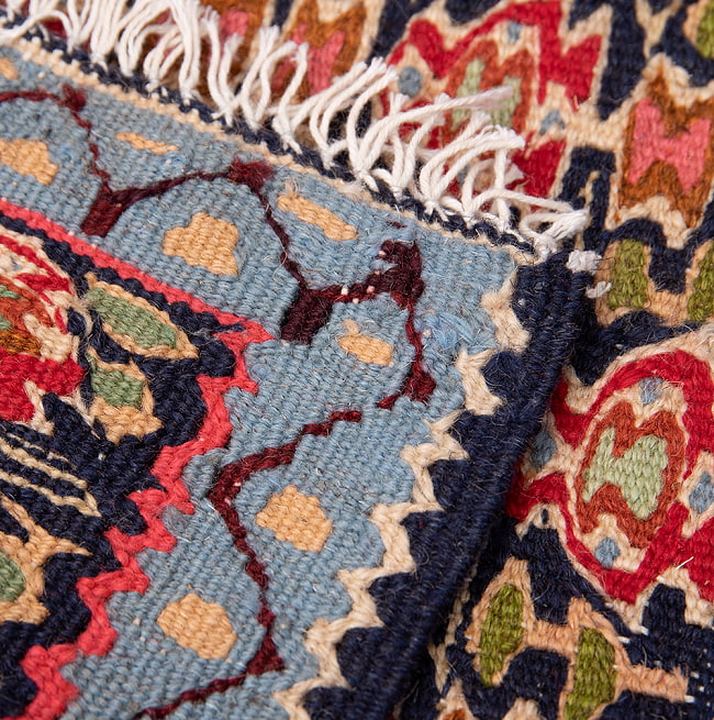 【一点物】バルーチ　カル・ムハマディ族　遊牧民による草木染め手織りトライバルキリム 曲線織り - 約97cm x 76cm 11 - 両面に同じデザインがくる織り方で織られています