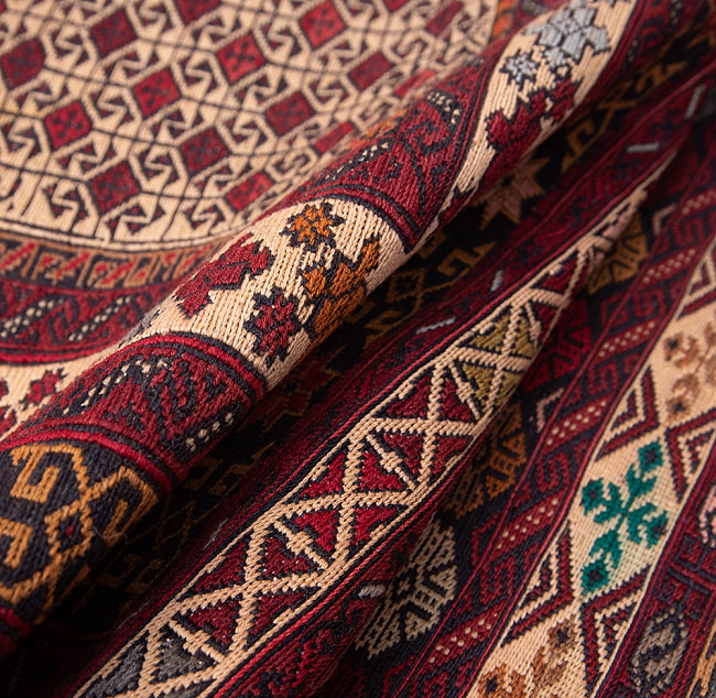 【一点物】バルーチ　カル・ムハマディ族　遊牧民による草木染め手織りトライバルキリム スマック織り スマック織り - 約190cm x 114cm 4 - 絨毯の雰囲気がわかるように撮影しました