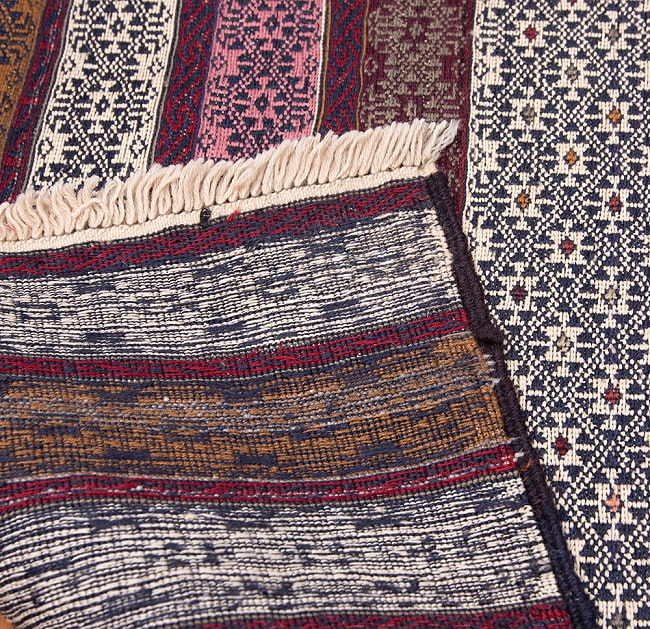 【一点物】バルーチ　カル・ムハマディ族　遊牧民による草木染め手織りトライバルキリム スマック織り - 約200cm x 130cm 12 - 裏面です。手織りなのがわかります
