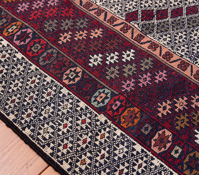 【一点物】バルーチ　カル・ムハマディ族　遊牧民による草木染め手織りトライバルキリム スマック織り - 約200cm x 130cm 9 - 柄をアップにしました