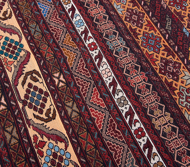 【一点物】バルーチ　カル・ムハマディ族　遊牧民による草木染め手織りトライバルキリム スマック織り - 約185cm x 122cm 10 - 柄をアップにしました