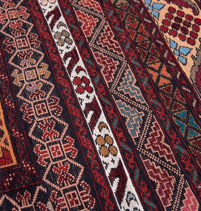 【一点物】バルーチ　カル・ムハマディ族　遊牧民による草木染め手織りトライバルキリム スマック織り - 約185cm x 122cm 7 - 柄をアップにしました