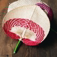 ベトナムの竹製 手作り リーフ型うちわ - 大