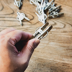 ブリキレトロ調 インドの洗濯バサミ ステンレス製 5.5cm【12個入り】 - サブ5