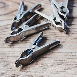 ブリキレトロ調 インドの洗濯バサミ ステンレス製 6.5cm【12個入り】