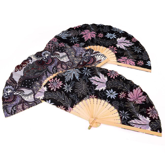 バティック伝統布 バリ島の 竹製扇子大　（36cm） 12 - No.2：黒×水色・ピンク