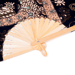 バティック伝統布 バリ島の 竹製扇子大　（36cm） - サブ5