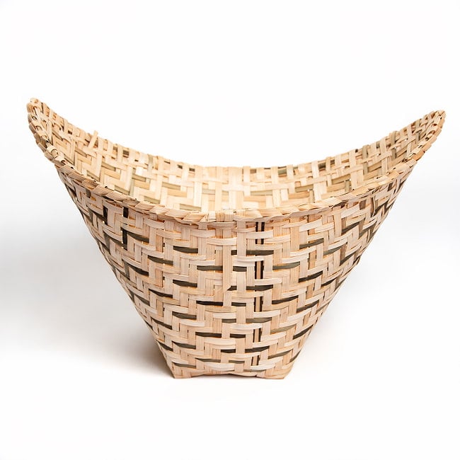 フアット - タイのもち米蒸しかご 幅40cm程度の写真フアット,もち米蒸しカゴ,竹カゴ,竹製蒸しかご,タイ雑貨,タイ料理,蒸し器,もち米調理,キッチン用品,かご,フワット