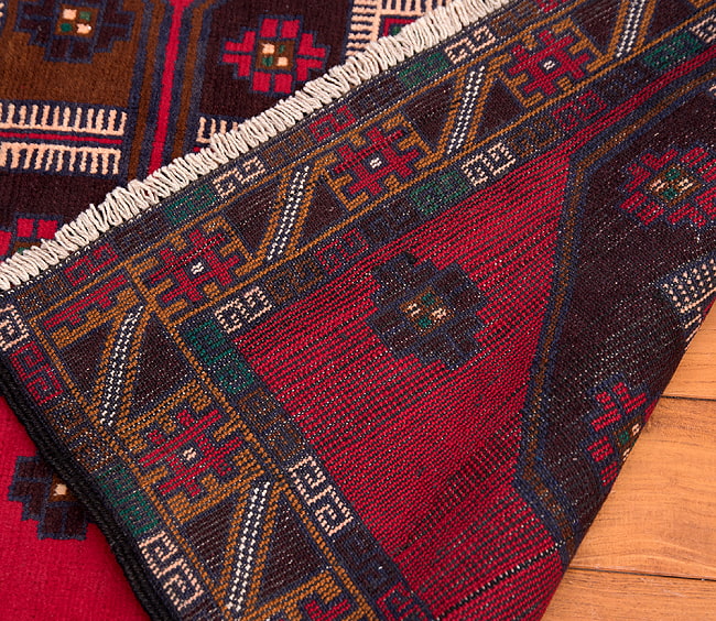 遊牧民バローチの手織り絨毯【約186cm x 106cm】 10 - 裏面はこのような感じになっています
