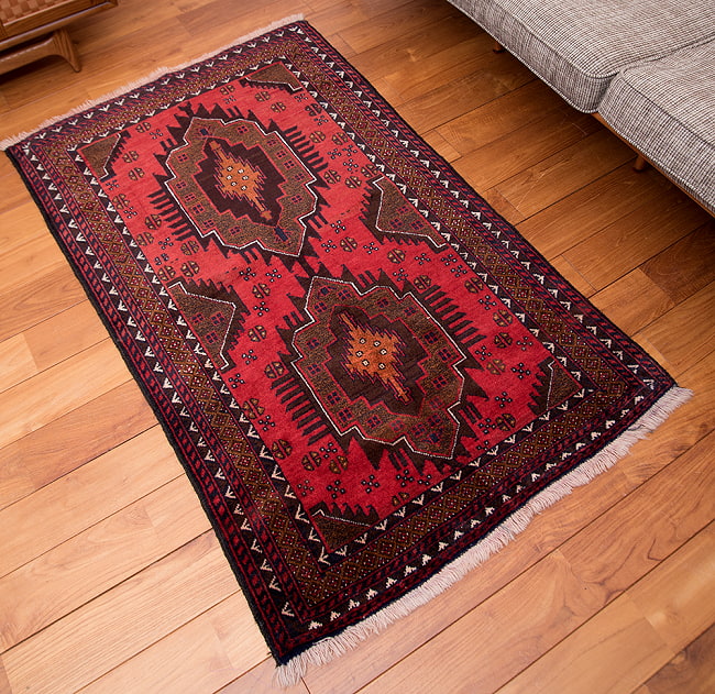遊牧民バローチの手織り絨毯【約147cm x 87cm】 4 - 全体像です