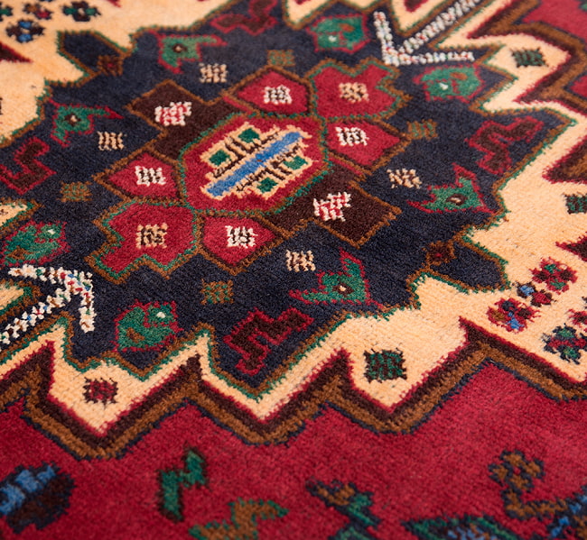 遊牧民バローチの手織り絨毯【約206cm x 105cm】 10 - 柄を拡大してみました