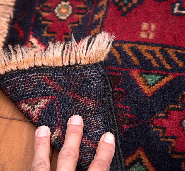 遊牧民バローチの手織り絨毯【約147cm x 94cm】 12 - 裏面はこのような感じになっています