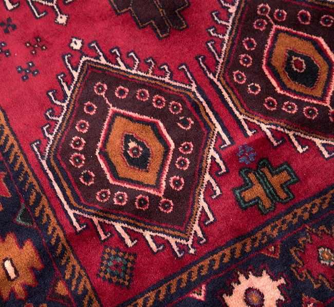 遊牧民バローチの手織り絨毯【約147cm x 94cm】 6 - 柄を拡大してみました