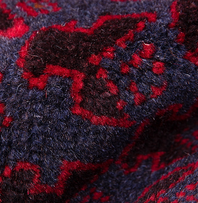 遊牧民バローチの手織り絨毯【約147cm x 90cm】 7 - 柄を拡大してみました