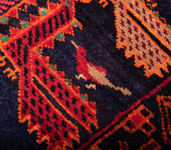 遊牧民バローチの手織り絨毯【約180cm x 116cm】 7 - 柄を拡大してみました