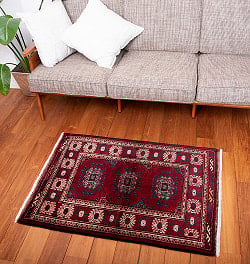 遊牧民バローチの手織り絨毯【約105cm x 75cm】の商品写真