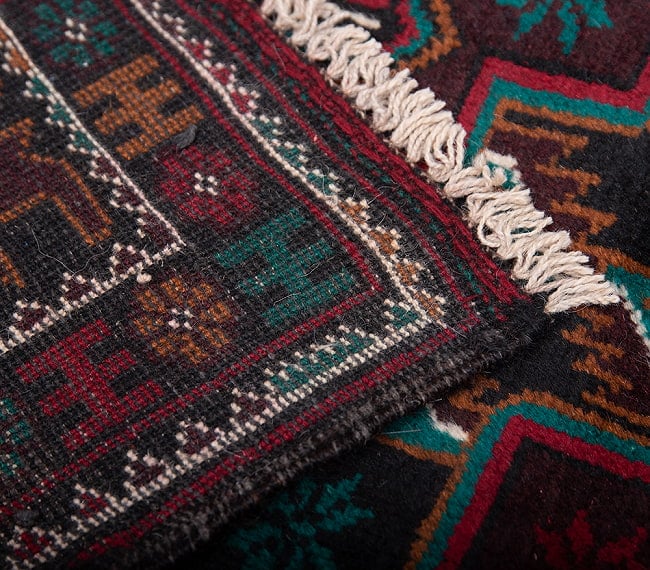 遊牧民バローチの手織り絨毯【約207cm x 114cm】 9 - 裏面はこのような感じになっています