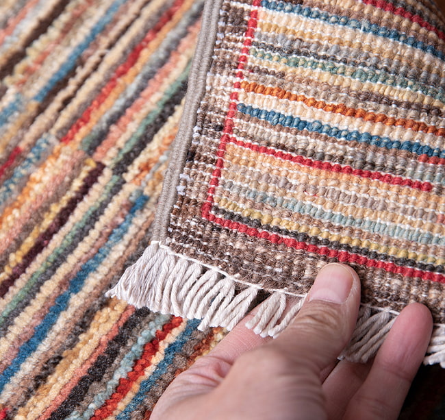 【一点物】パシュトゥンの手織り絨毯 - 90cm x 60cm 8 - 裏面です。手織りなのがわかります
