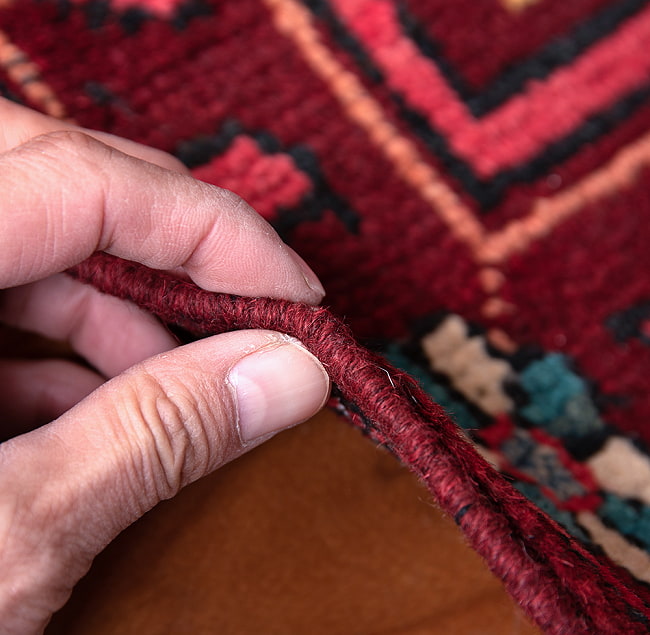 【一点物】パシュトゥンの手織り絨毯 - 98cm x 53cm 10 - 踏み心地のある丁度いい厚みです