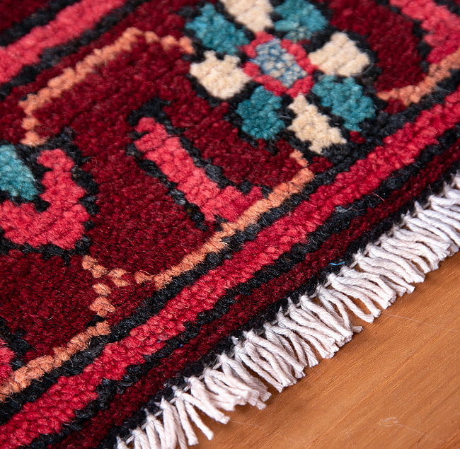 【一点物】パシュトゥンの手織り絨毯 - 98cm x 53cm 8 - フリンジの部分です