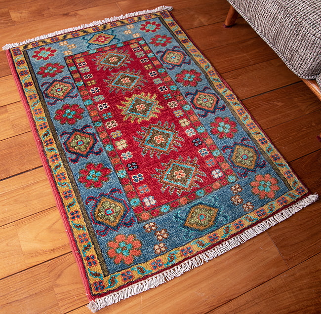 【一点物】パシュトゥンの手織り絨毯 - 100cm x 58cm 6 - 斜めから撮影しました