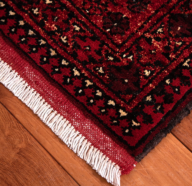 【一点物】パシュトゥンの手織り絨毯 - 86cm x 64cm 12 - フリンジの部分です