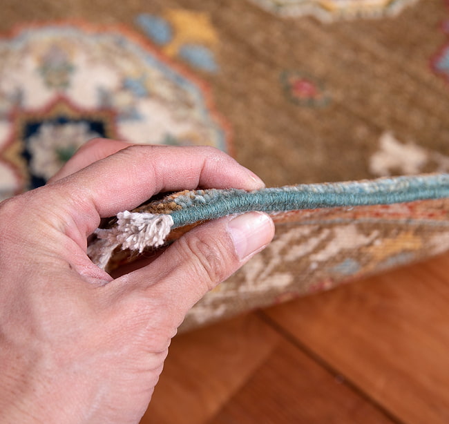 【一点物】パシュトゥンの手織り絨毯 - 90cm x 60cm 11 - 踏み心地のある丁度いい厚みです