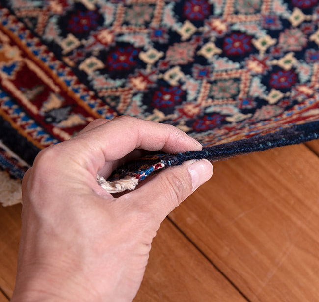 【一点物】パシュトゥンの手織り絨毯 - 66cm x 48cm 12 - 踏み心地のある丁度いい厚みです