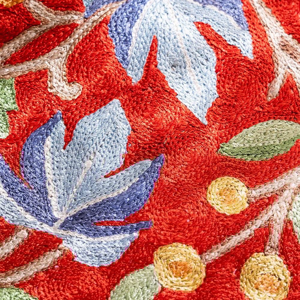 【1点物】チェーンステッチ アリワークが美しい カシミールのシルクラグ【約60cm x 90cm】6枚目の説明写真です