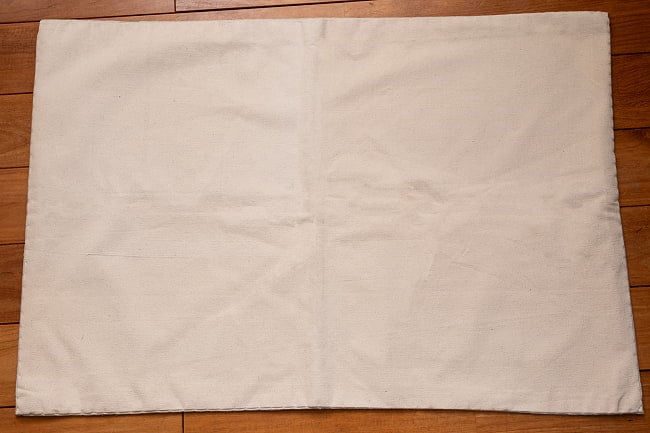 【1点物】チェーンステッチ アリワークが美しい カシミールのシルクラグ【約60cm x 90cm】 12 - 裏面はこのようなコットン生地になっています