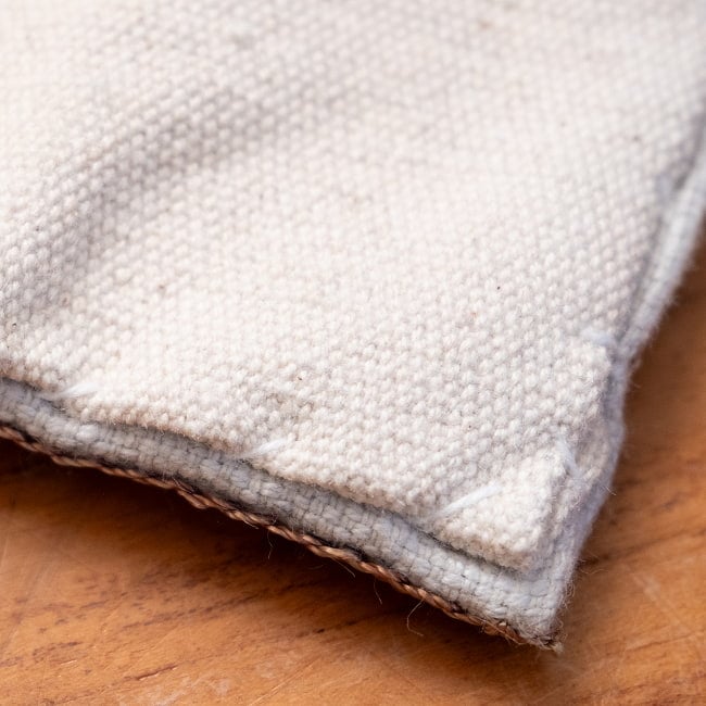 【1点物】チェーンステッチ アリワークが美しい カシミールのシルクラグ【約60cm x 90cm】 13 - しっかりした素材でとても丈夫な作りです