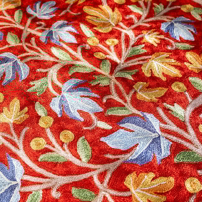 【1点物】チェーンステッチ アリワークが美しい カシミールのシルクラグ【約60cm x 90cm】 6 - 柄を拡大してみました